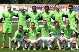 清晨阿贾克斯防线松动：欧冠节点到来，底气十足，更衣室氛围转暖的简单介绍